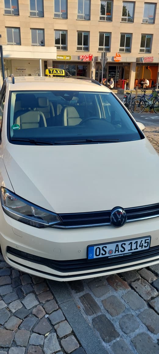 Taxi 45 Front VW Touran